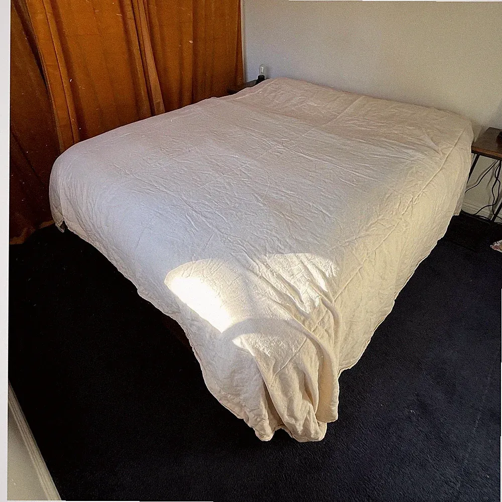 PARACHUTE Cream 100% Linen California King Fitted Sheet and Top Sheet