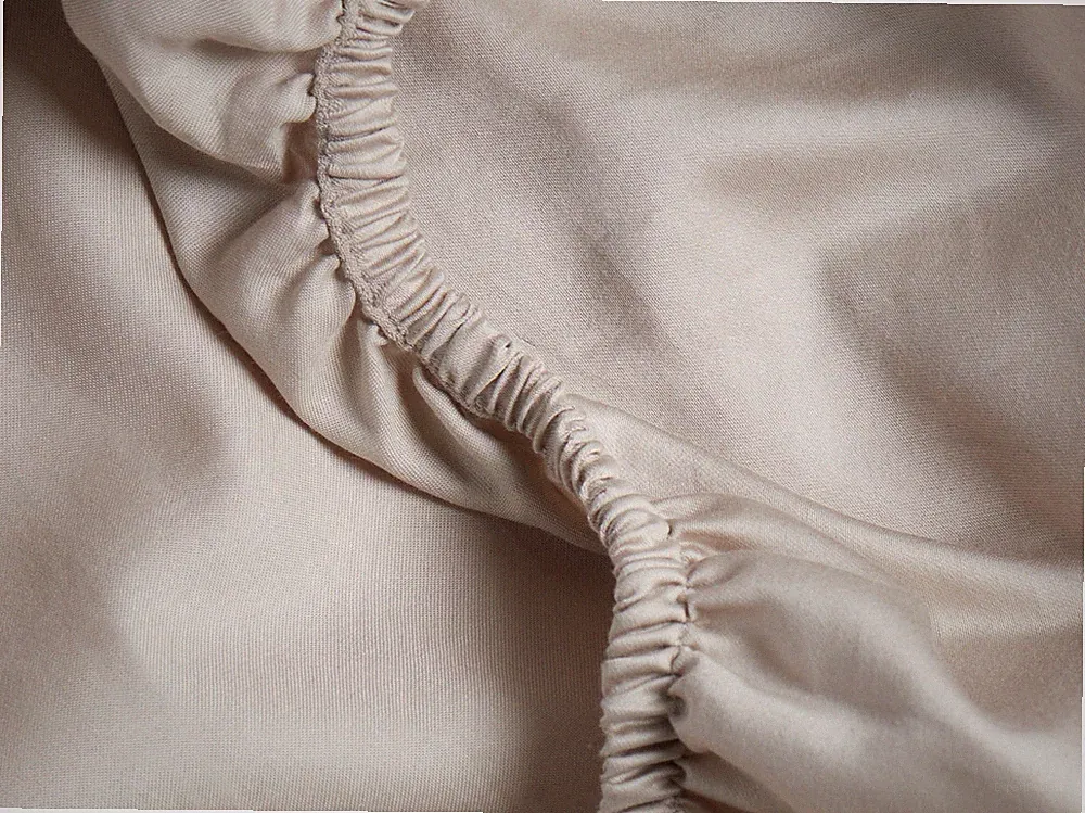 Parachute Sateen Fitted Sheet Full Size in Pink Blush Color Retails $110